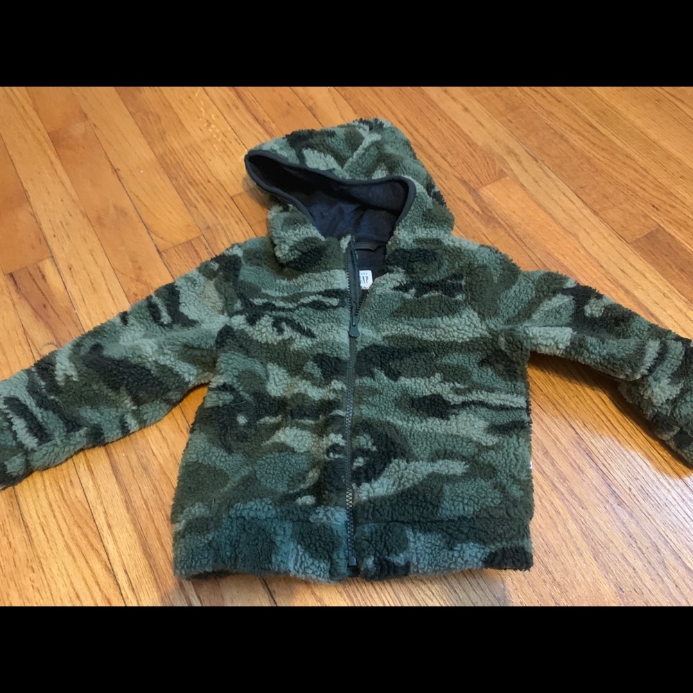 Babygap size 3 NWOT camo fleece sold